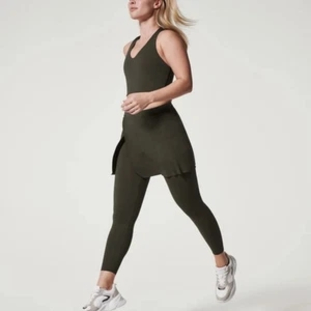 SPANX Green High-Waisted Leggings for Versatile Wear